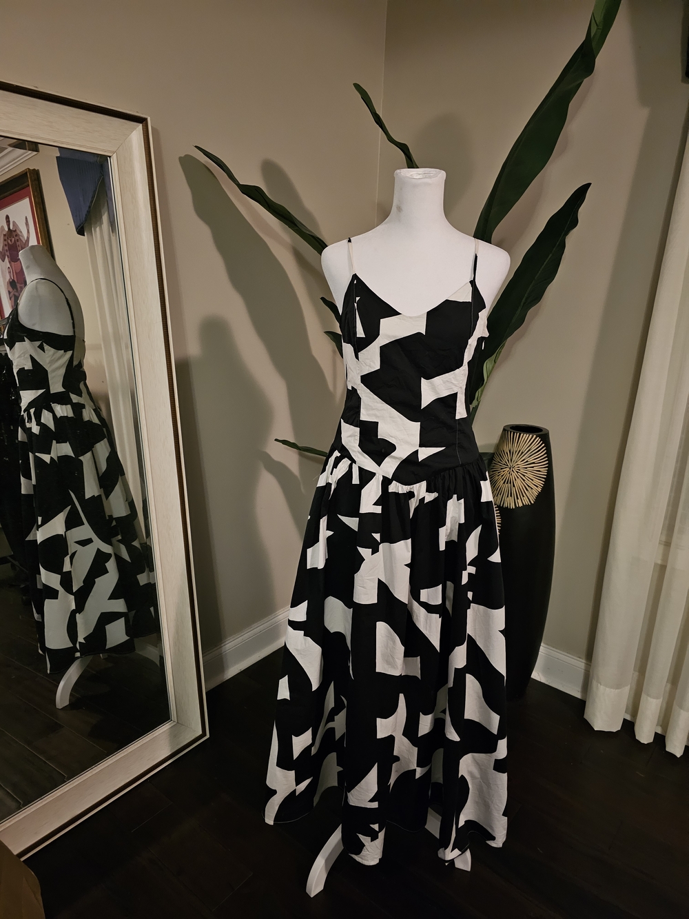 Black & White Abstract Print Spaghetti Strap Midi Dress